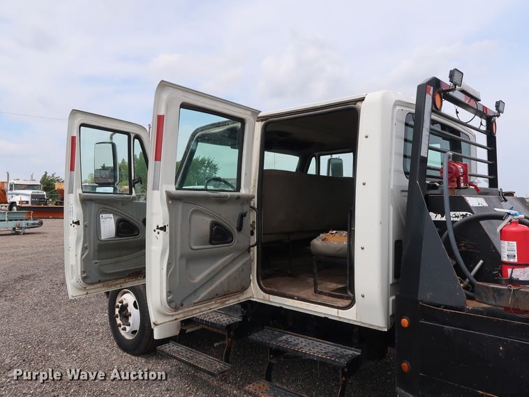 image for item DG4108 2004 International 4300 Crew Cab flatbed truck