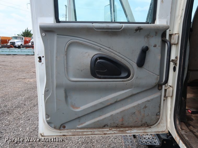 image for item DG4108 2004 International 4300 Crew Cab flatbed truck