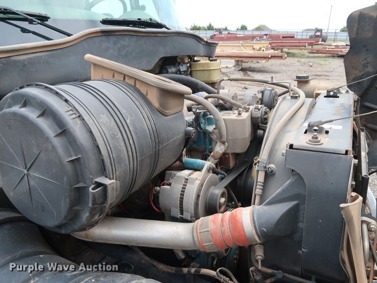 image for item DG4108 2004 International 4300 Crew Cab flatbed truck