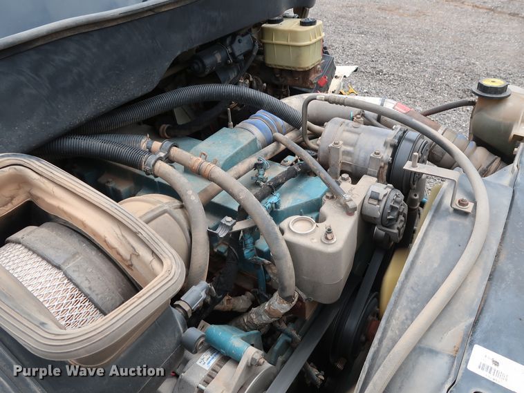 image for item DG4108 2004 International 4300 Crew Cab flatbed truck