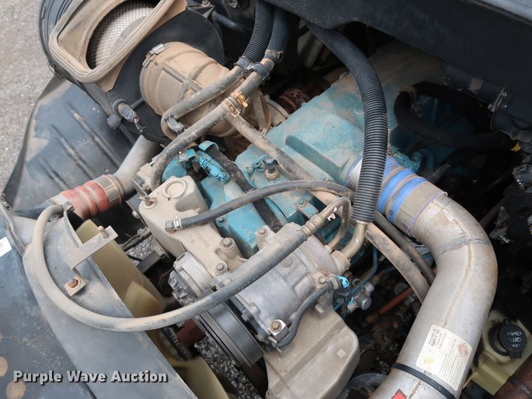 image for item DG4108 2004 International 4300 Crew Cab flatbed truck