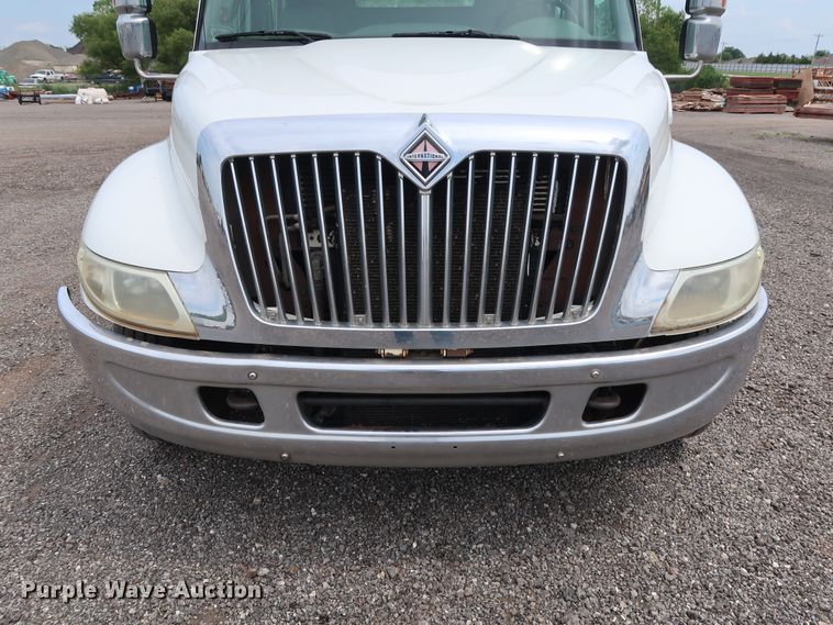 image for item DG4108 2004 International 4300 Crew Cab flatbed truck