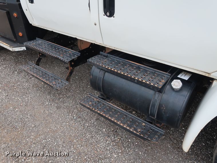 image for item DG4108 2004 International 4300 Crew Cab flatbed truck