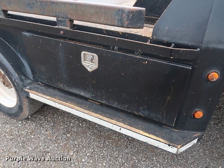 image for item DG4108 2004 International 4300 Crew Cab flatbed truck