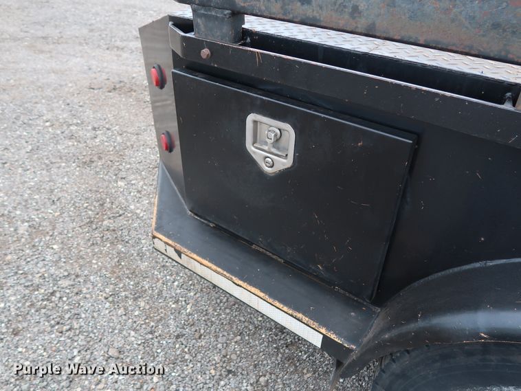 image for item DG4108 2004 International 4300 Crew Cab flatbed truck