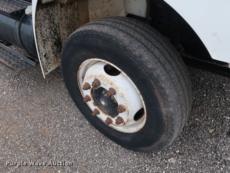 image for item DG4108 2004 International 4300 Crew Cab flatbed truck