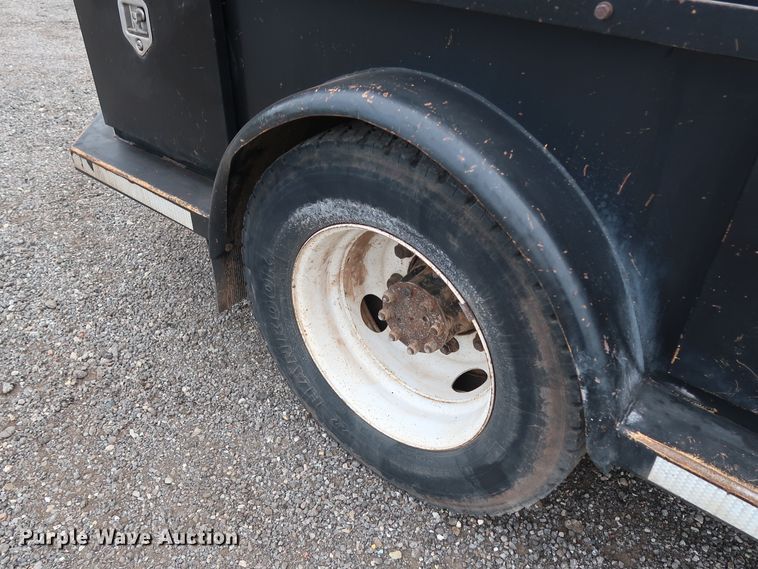 image for item DG4108 2004 International 4300 Crew Cab flatbed truck