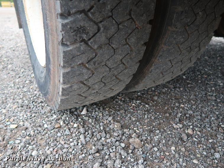 image for item DG4108 2004 International 4300 Crew Cab flatbed truck