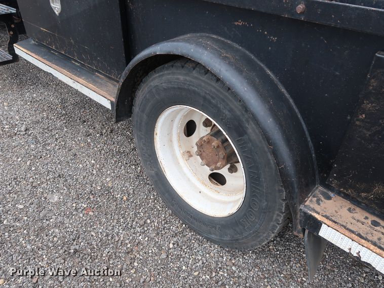 image for item DG4108 2004 International 4300 Crew Cab flatbed truck