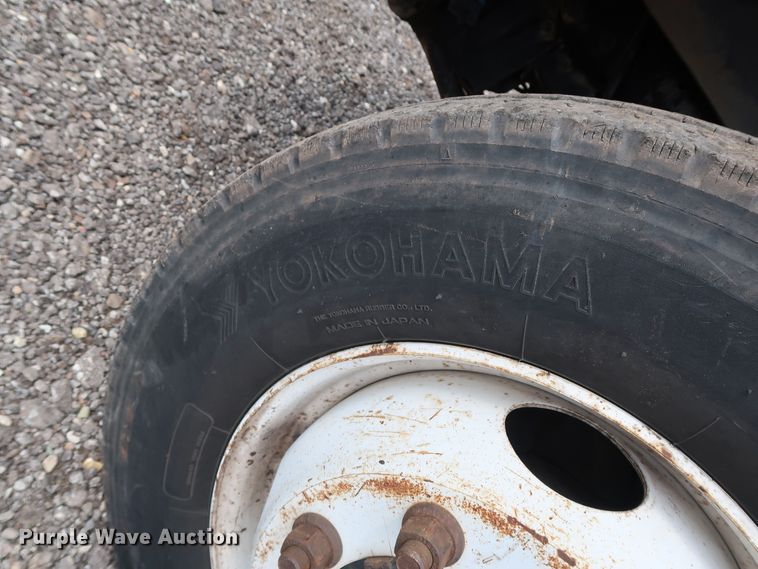 image for item DG4108 2004 International 4300 Crew Cab flatbed truck