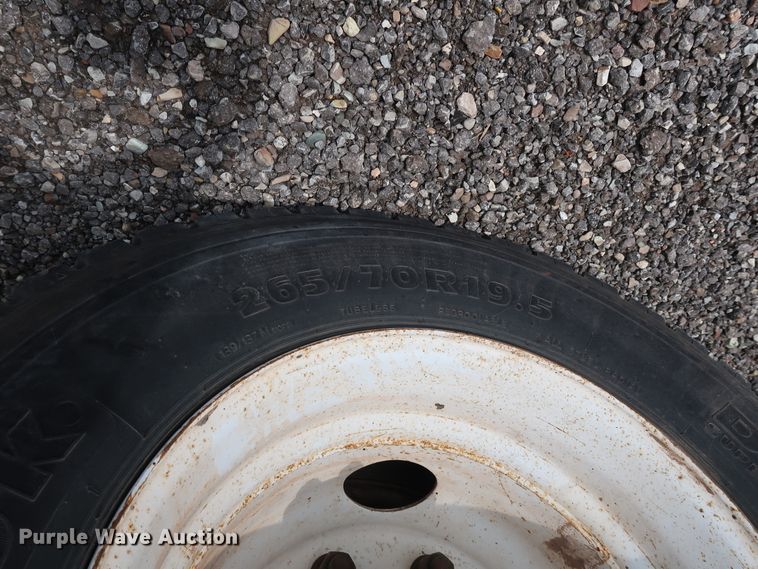 image for item DG4108 2004 International 4300 Crew Cab flatbed truck