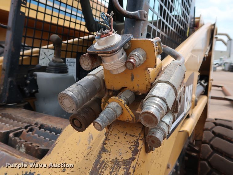 image for item DG4113 2007 Caterpillar 248B skid steer