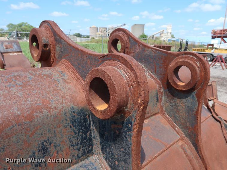 image for item DG4119 72"W excavator bucket