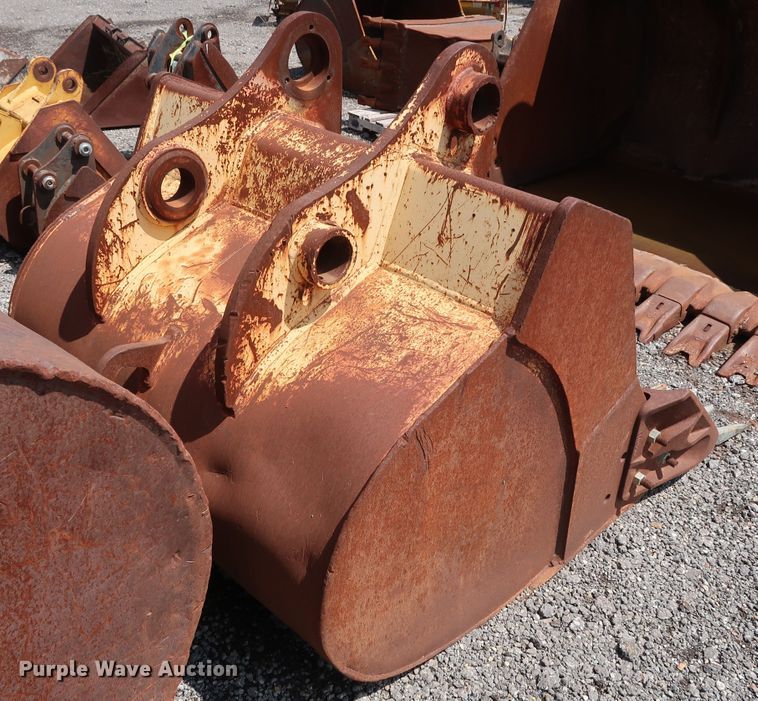 image for item DG4120 John Deere 240 excavator bucket