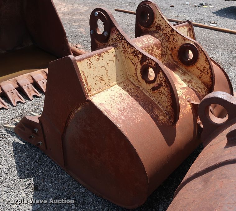 image for item DG4120 John Deere 240 excavator bucket