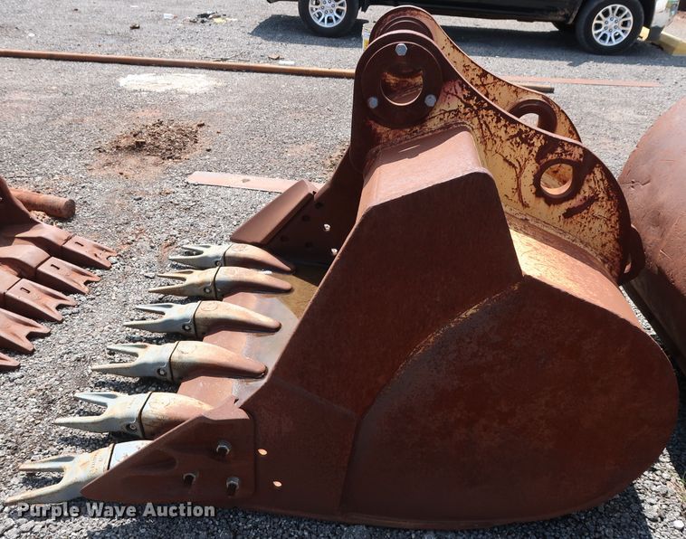 image for item DG4120 John Deere 240 excavator bucket