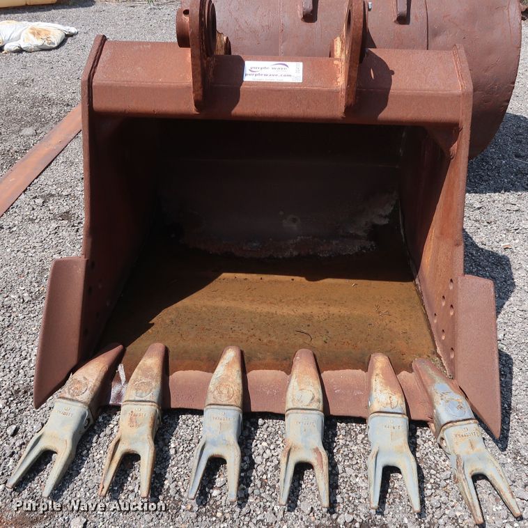 image for item DG4120 John Deere 240 excavator bucket