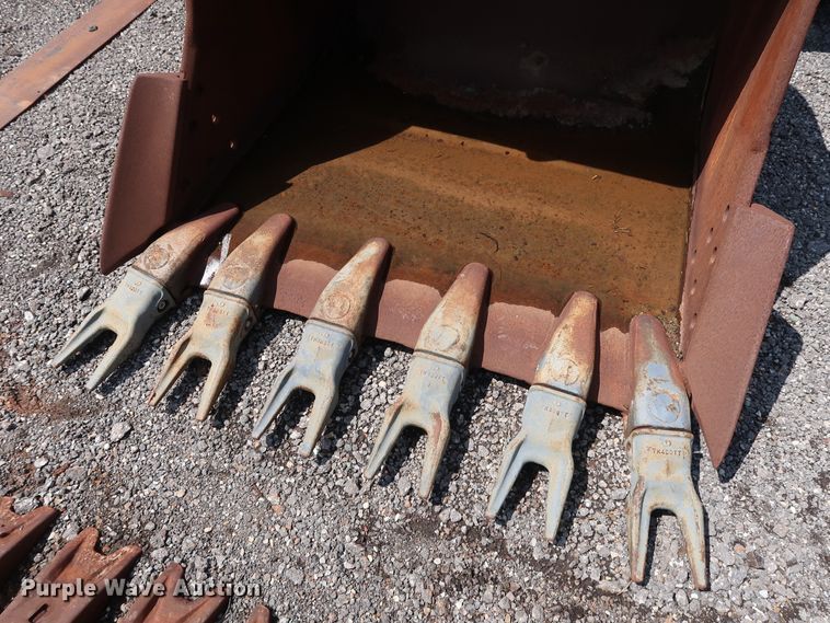 image for item DG4120 John Deere 240 excavator bucket