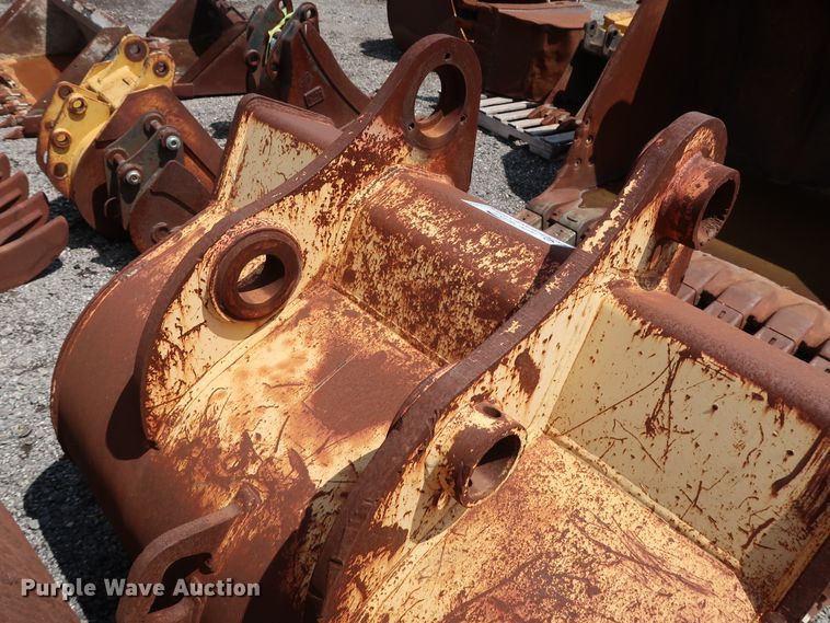 image for item DG4120 John Deere 240 excavator bucket