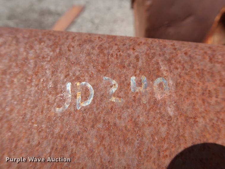 image for item DG4120 John Deere 240 excavator bucket