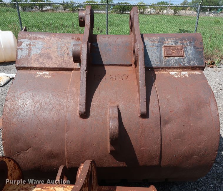 image for item DG4121 Hensley 72"W excavator bucket