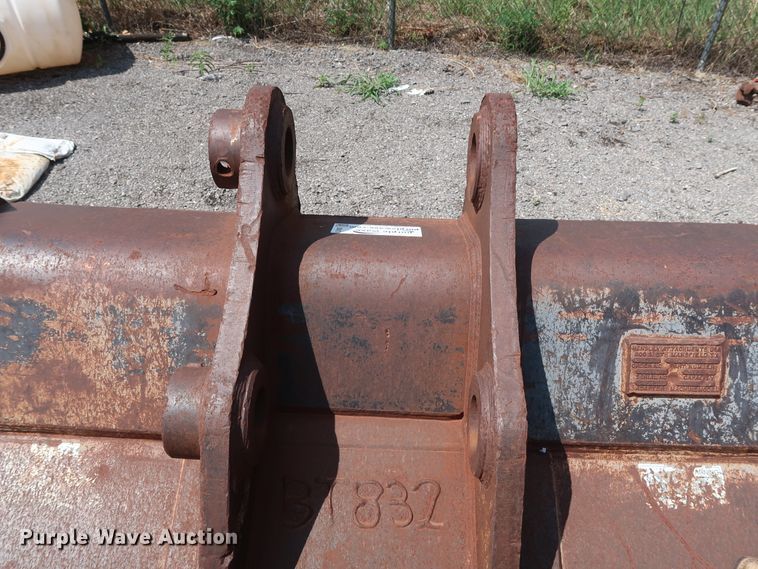 image for item DG4121 Hensley 72"W excavator bucket