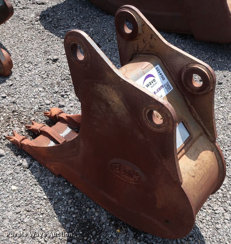 image for item DG4122 Geith 12"W backhoe bucket