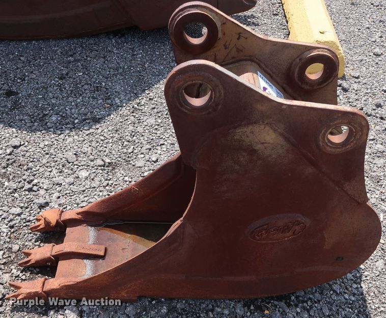 image for item DG4122 Geith 12"W backhoe bucket