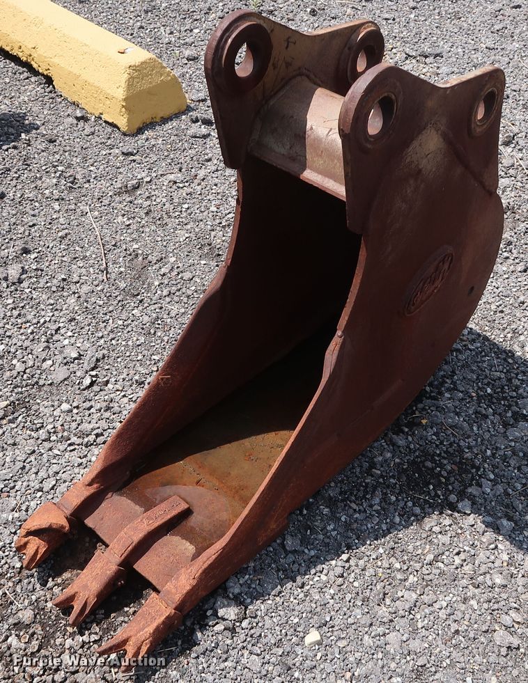 image for item DG4122 Geith 12"W backhoe bucket