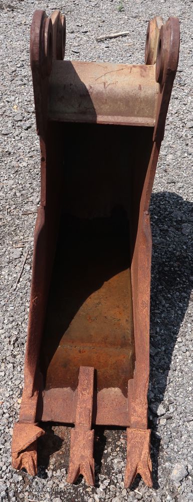 image for item DG4122 Geith 12"W backhoe bucket