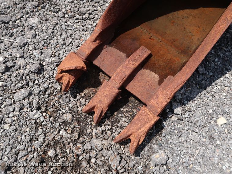 image for item DG4122 Geith 12"W backhoe bucket