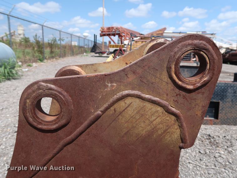 image for item DG4122 Geith 12"W backhoe bucket