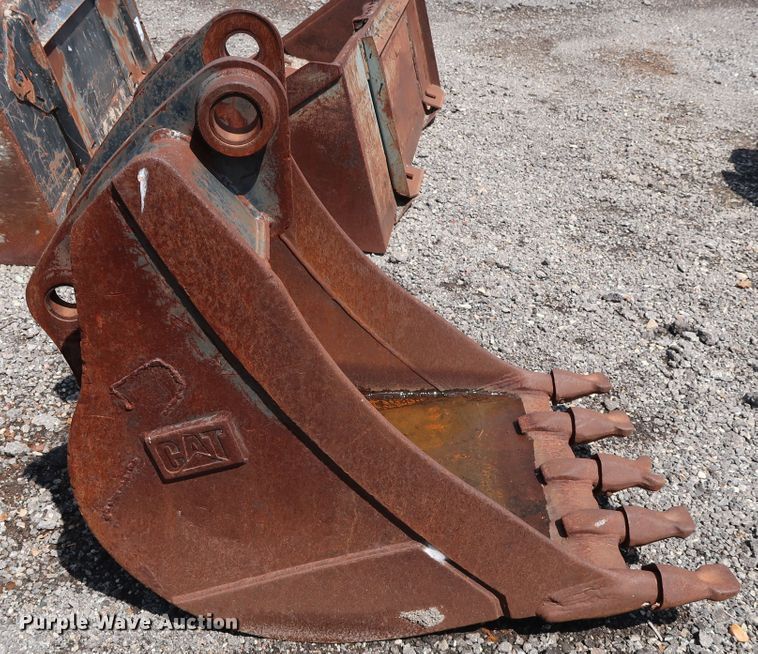 image for item DG4123 Caterpillar 24"W backhoe bucket