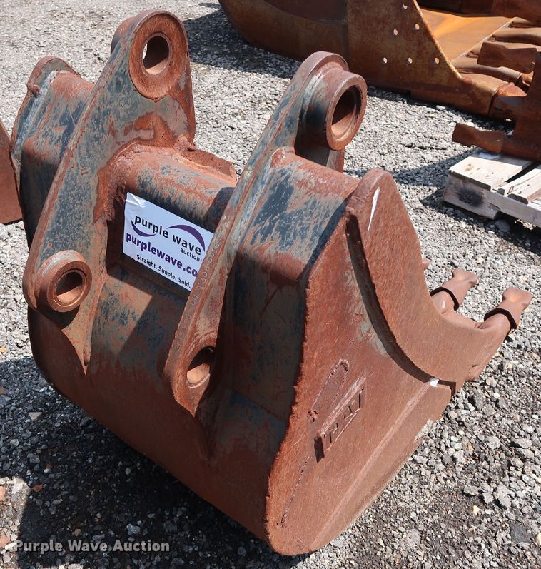 image for item DG4123 Caterpillar 24"W backhoe bucket