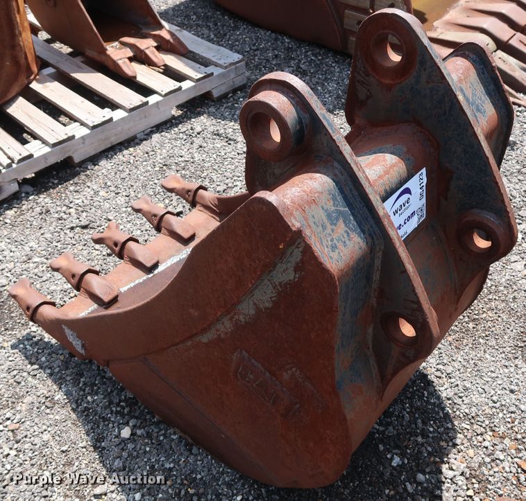 image for item DG4123 Caterpillar 24"W backhoe bucket