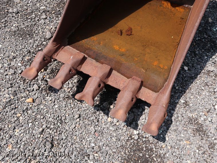 image for item DG4123 Caterpillar 24"W backhoe bucket