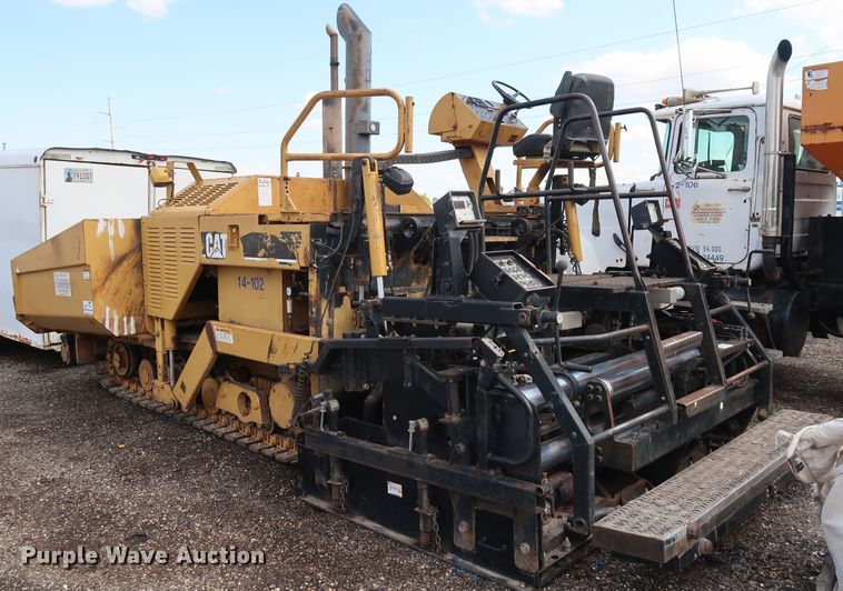 image for item DG4132 2000 Caterpillar AP-650B paver