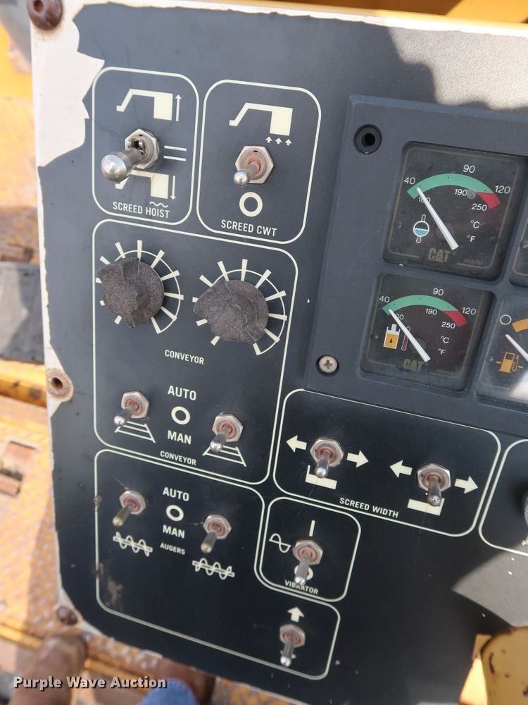 image for item DG4132 2000 Caterpillar AP-650B paver