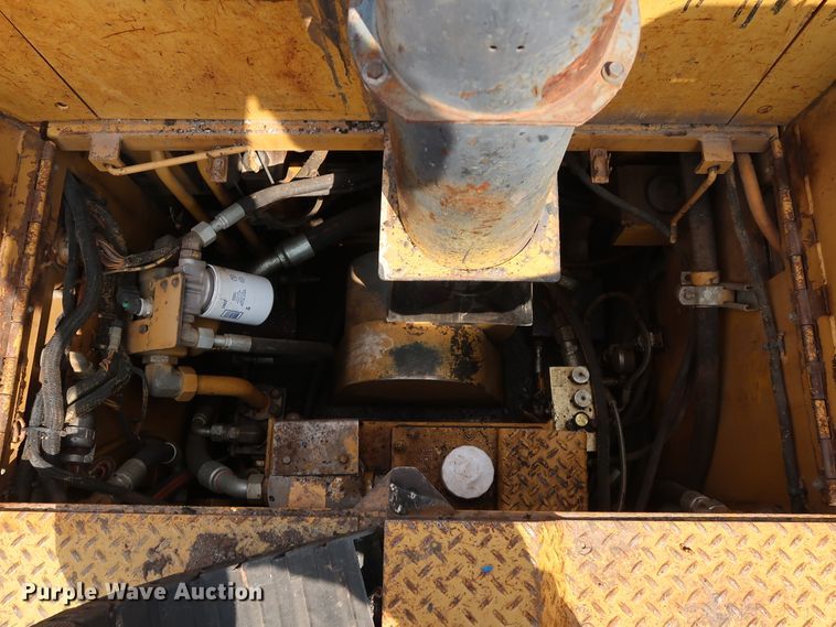 image for item DG4132 2000 Caterpillar AP-650B paver