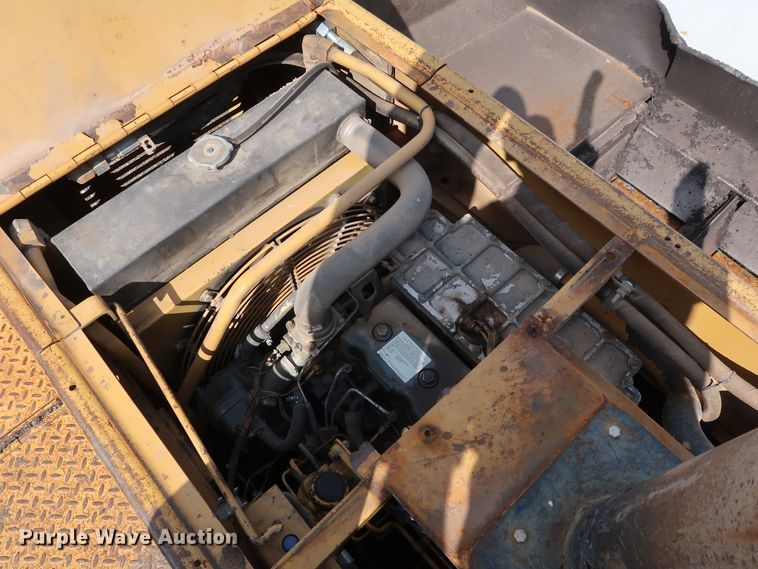 image for item DG4132 2000 Caterpillar AP-650B paver