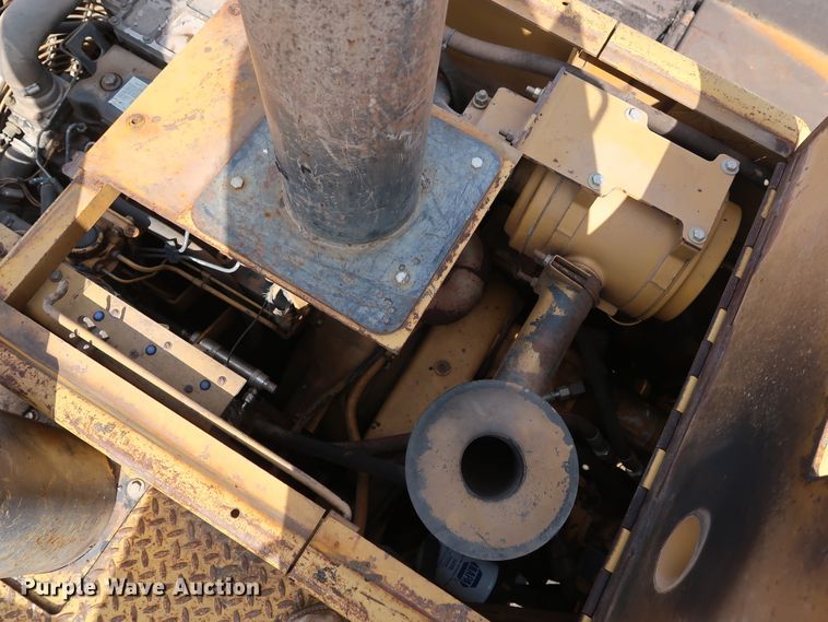 image for item DG4132 2000 Caterpillar AP-650B paver