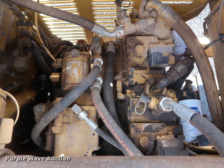 image for item DG4132 2000 Caterpillar AP-650B paver