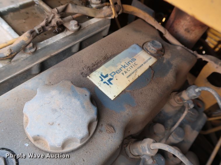 image for item DG4132 2000 Caterpillar AP-650B paver