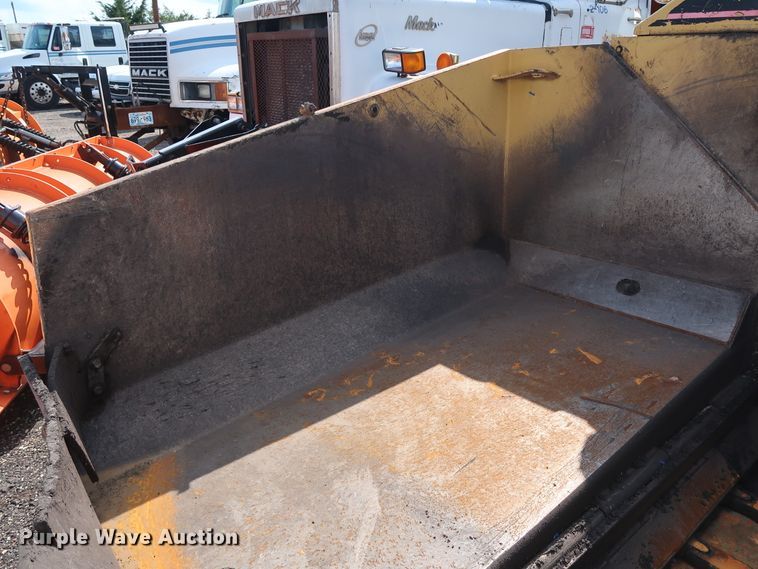 image for item DG4132 2000 Caterpillar AP-650B paver