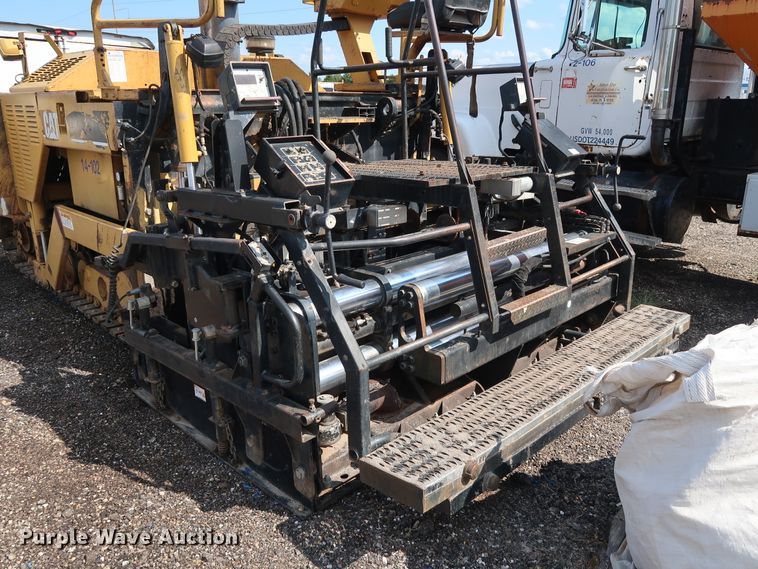 image for item DG4132 2000 Caterpillar AP-650B paver