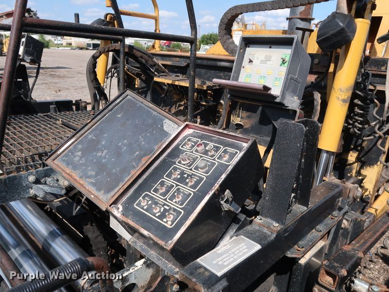 image for item DG4132 2000 Caterpillar AP-650B paver