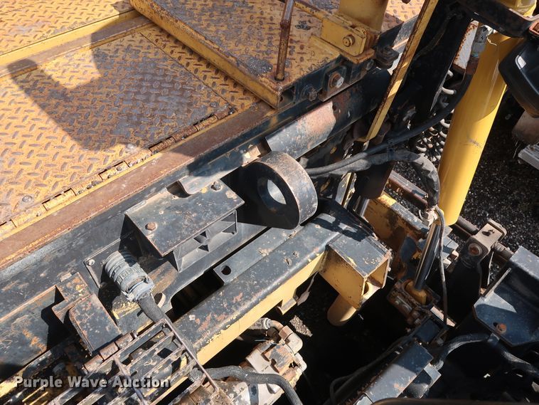 image for item DG4132 2000 Caterpillar AP-650B paver