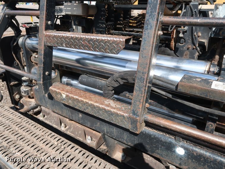 image for item DG4132 2000 Caterpillar AP-650B paver