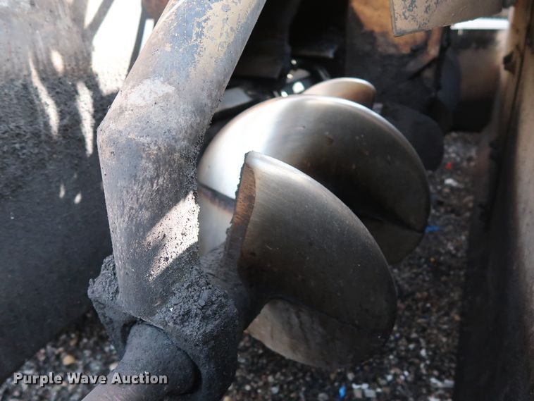 image for item DG4132 2000 Caterpillar AP-650B paver