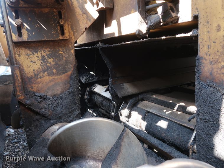 image for item DG4132 2000 Caterpillar AP-650B paver